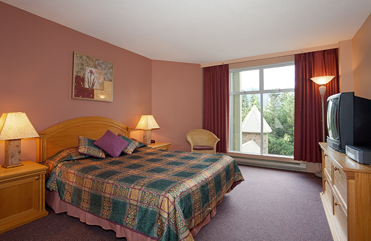 Whistler Woodrun Lodge 317 Bedroom